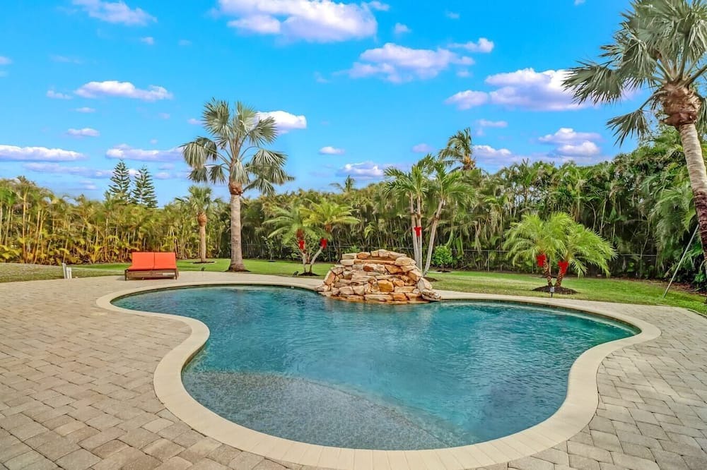 Photo of Outdoor in Estero