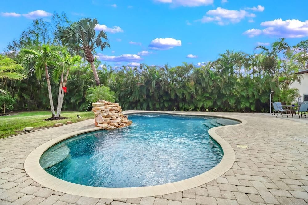 Photo of Outdoor in Estero