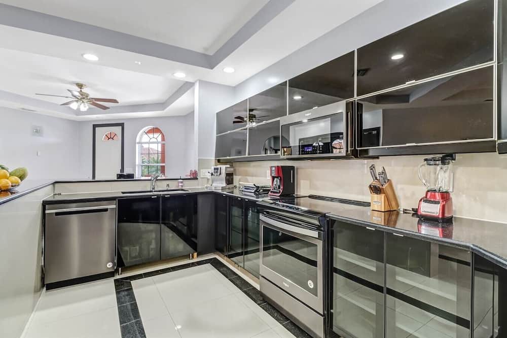 Photo of Kitchen in Estero