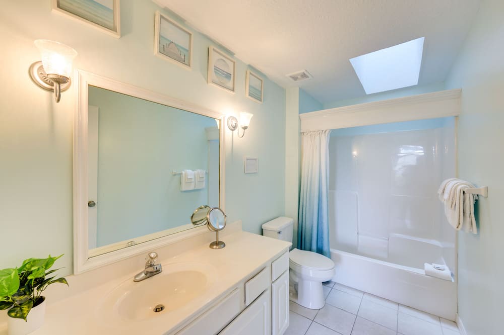 Photo of Bathroom in Saint Augustine Shores