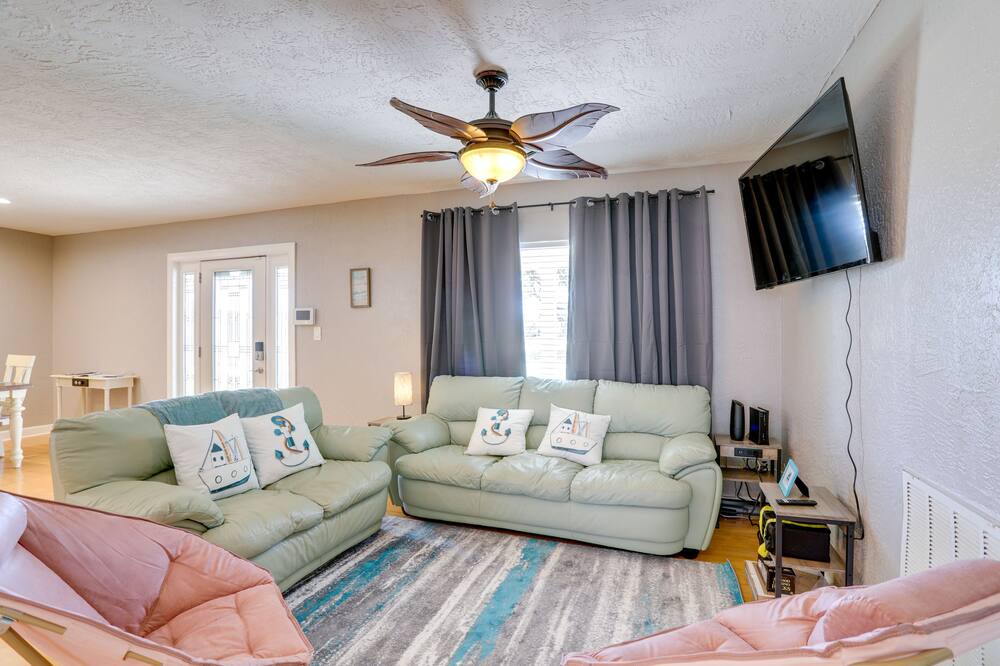 Photo of Livingroom in Disston Heights