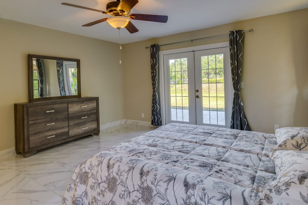 Photo of Bedroom in Greenview Shores