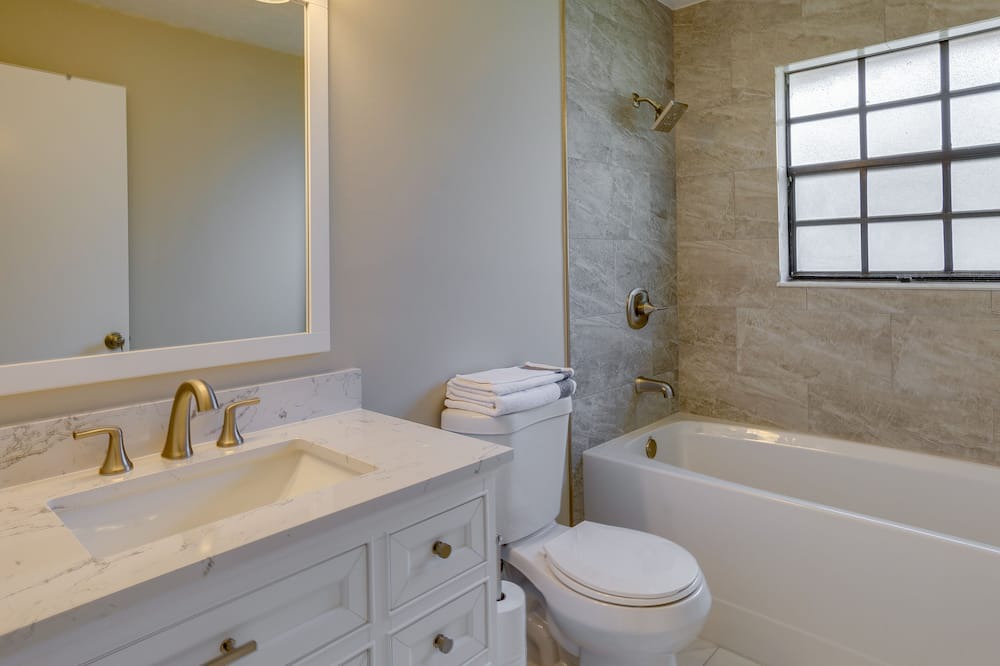 Photo of Bathroom in Greenview Shores