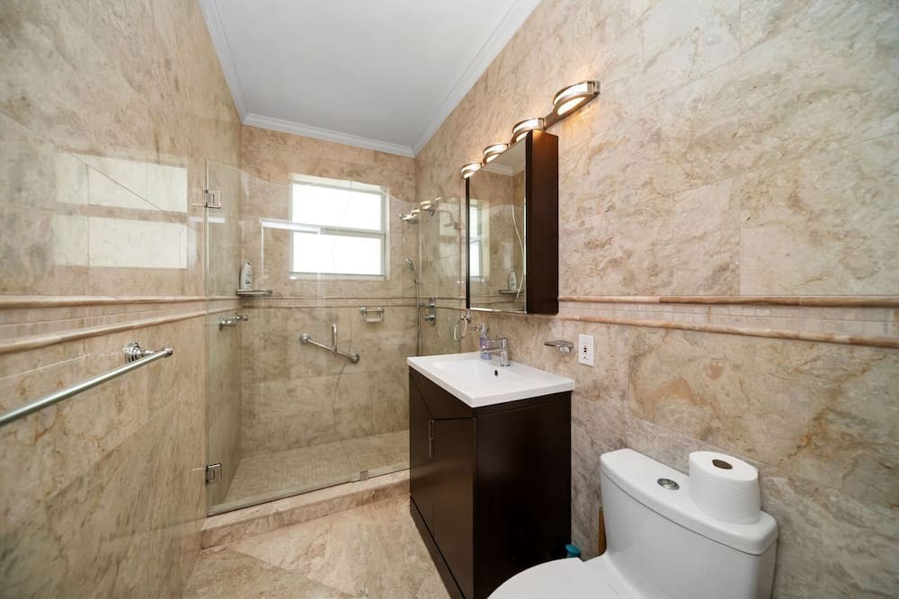 Photo of Bathroom in Surfside