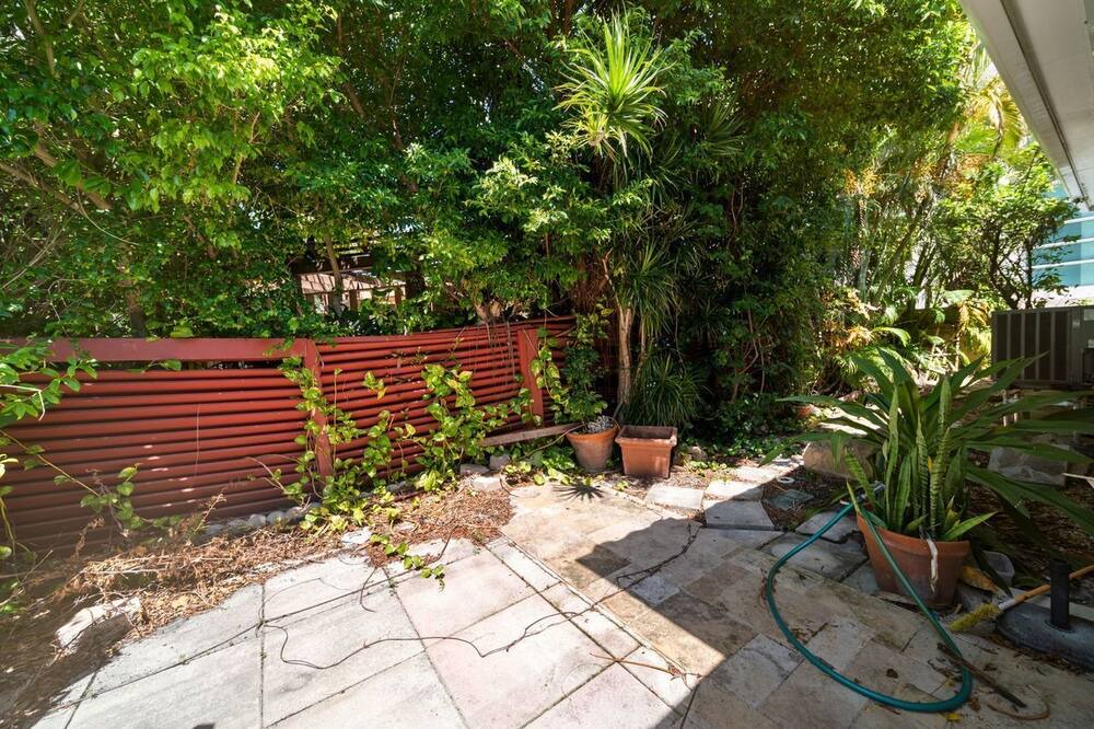 Photo of Patio Balcony in Surfside