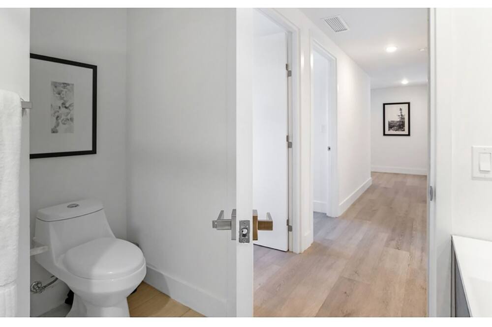 Photo of Bathroom in Garden Isles