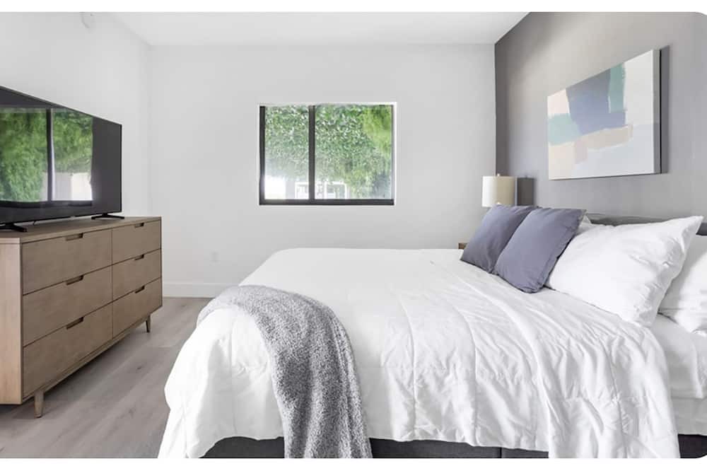 Photo of Bedroom in Garden Isles