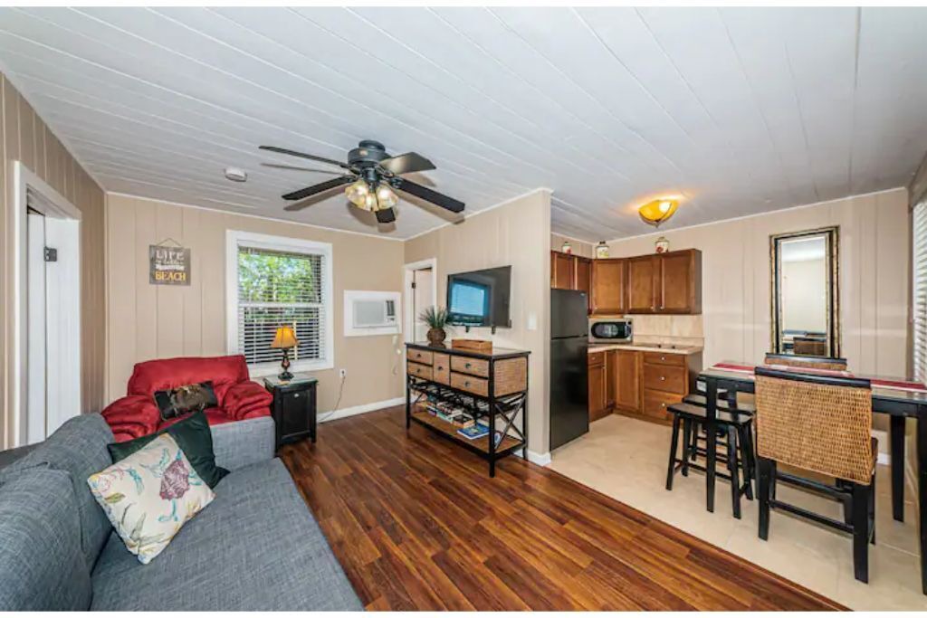 Photo of Livingroom in Independence Square