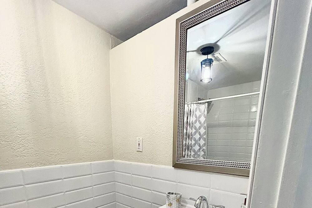 Photo of Bathroom in Coral Terrace