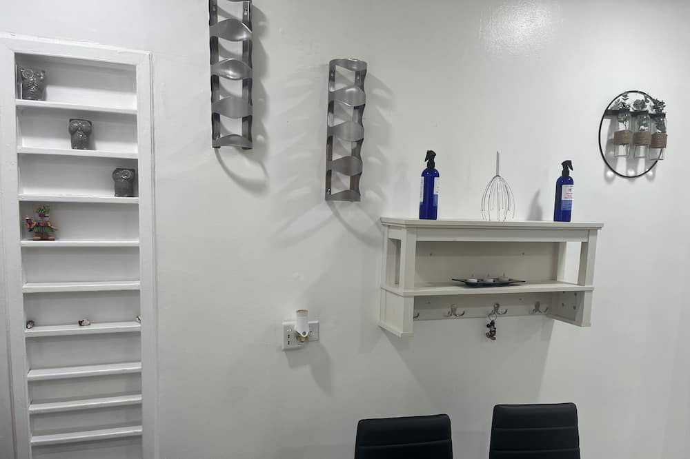 Photo of Bedroom in Biscayne Park