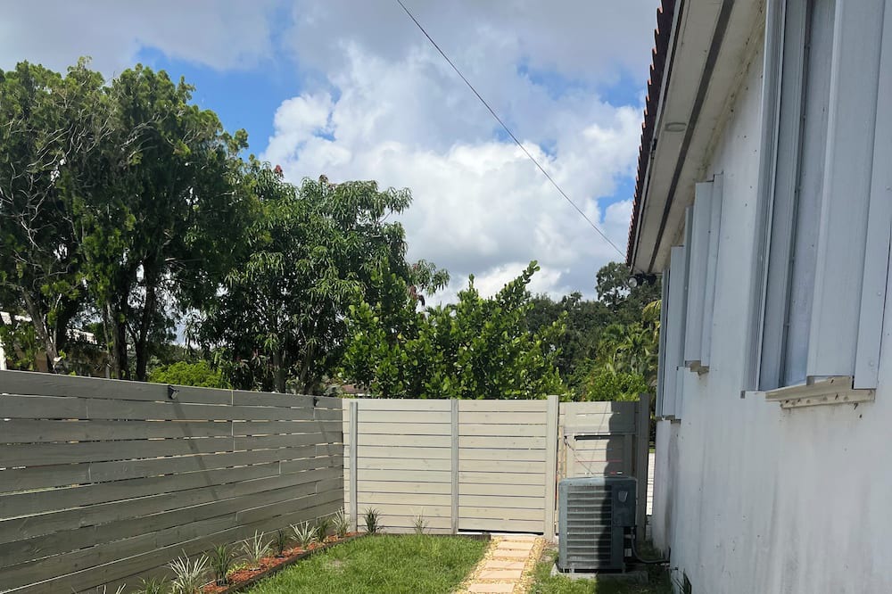 Photo of Outdoor in Biscayne Park