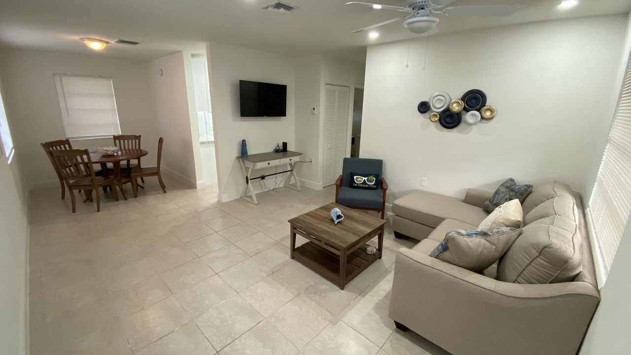 Photo of Livingroom in Sailboat Bend