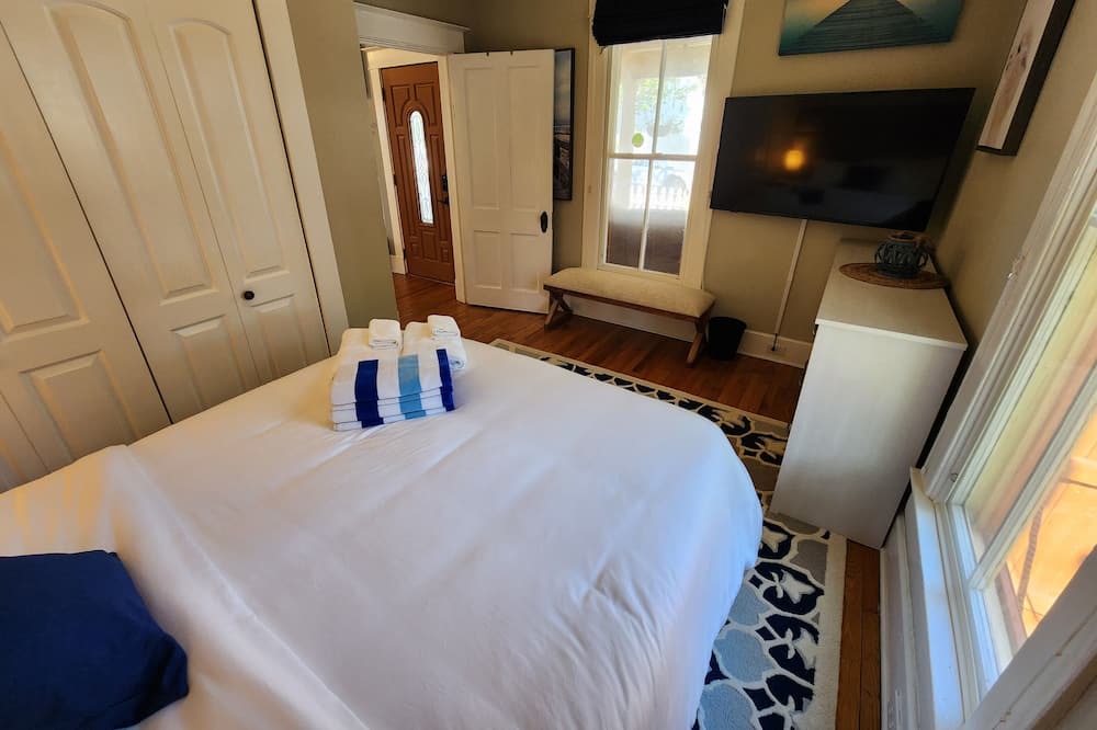 Photo of Bedroom in Historic Uptown