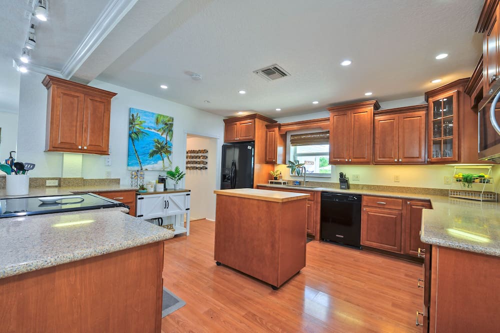 Photo of Kitchen in Lake Clarke Shores