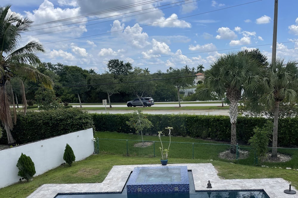 Photo of Outdoor in Pembroke Pines