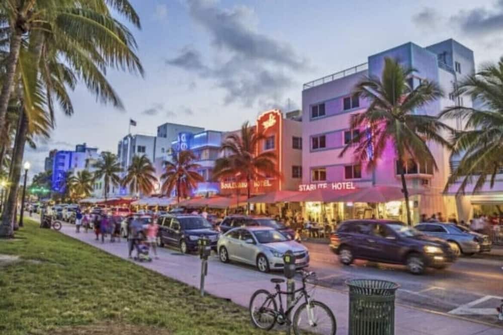 Photo of Outdoor in Pembroke Pines