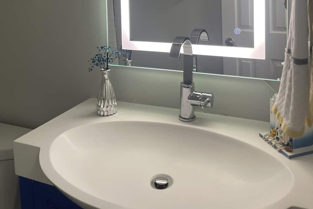 Photo of Bathroom in Pembroke Pines