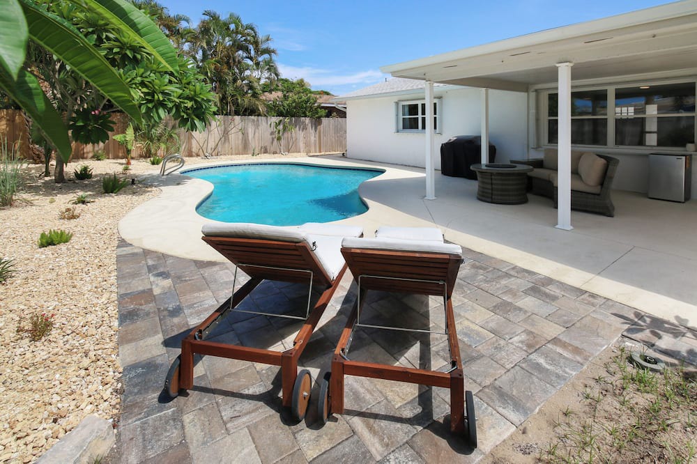 Photo of Outdoor in Golden Beach Estates