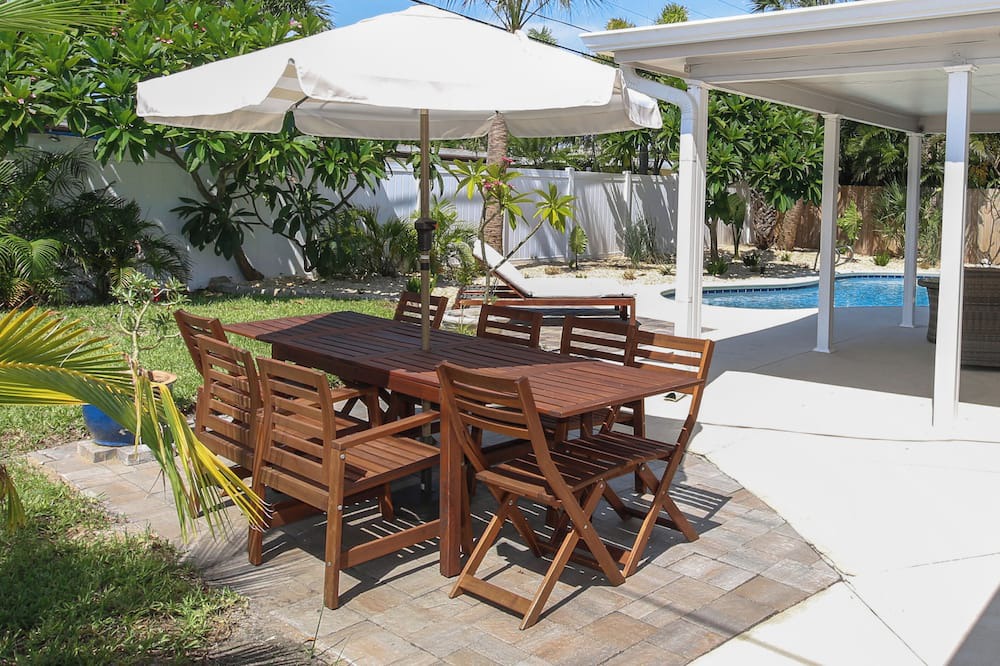 Photo of Outdoor in Golden Beach Estates