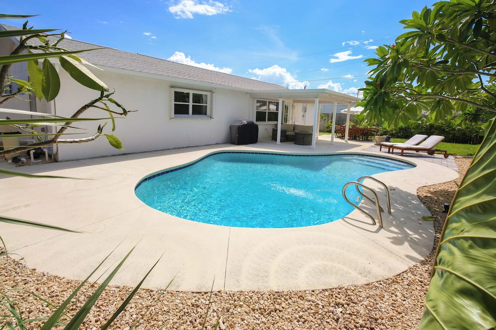 Photo of Outdoor in Golden Beach Estates