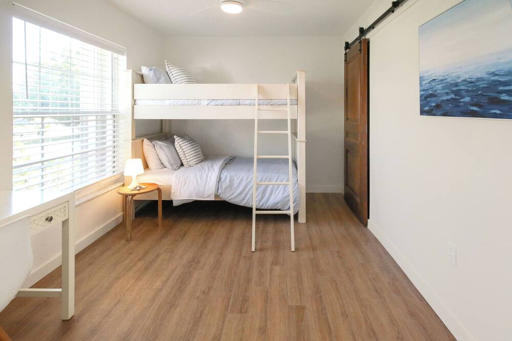 Photo of Bedroom in Golden Beach Estates