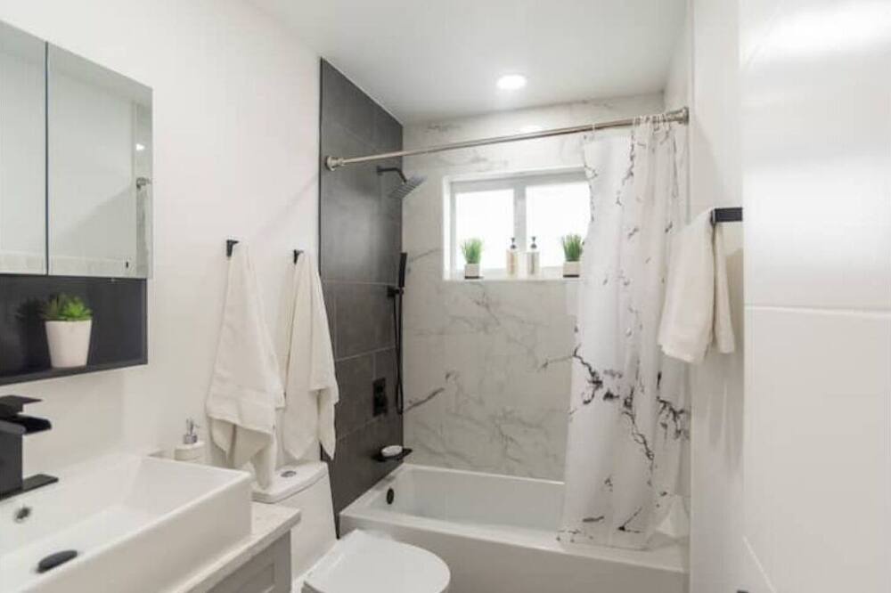 Photo of Bathroom in Coral Terrace