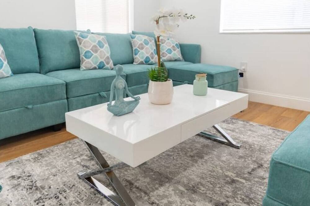 Photo of Livingroom in Coral Terrace