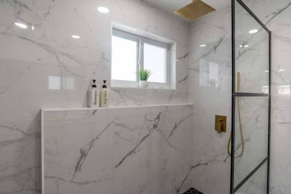 Photo of Bathroom in Coral Terrace