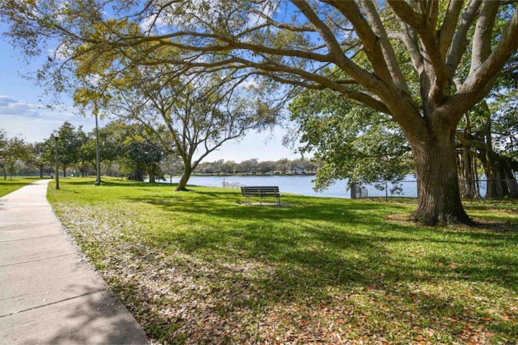 Photo of Outdoor in Crescent Lake