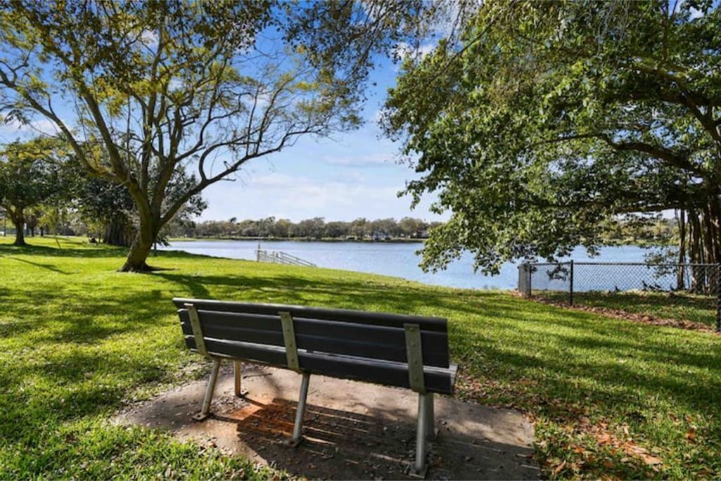 Photo of Outdoor in Crescent Lake