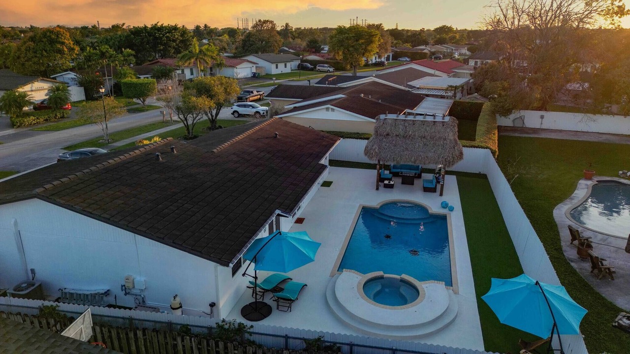 Photo of Outdoor in Kendale Lakes