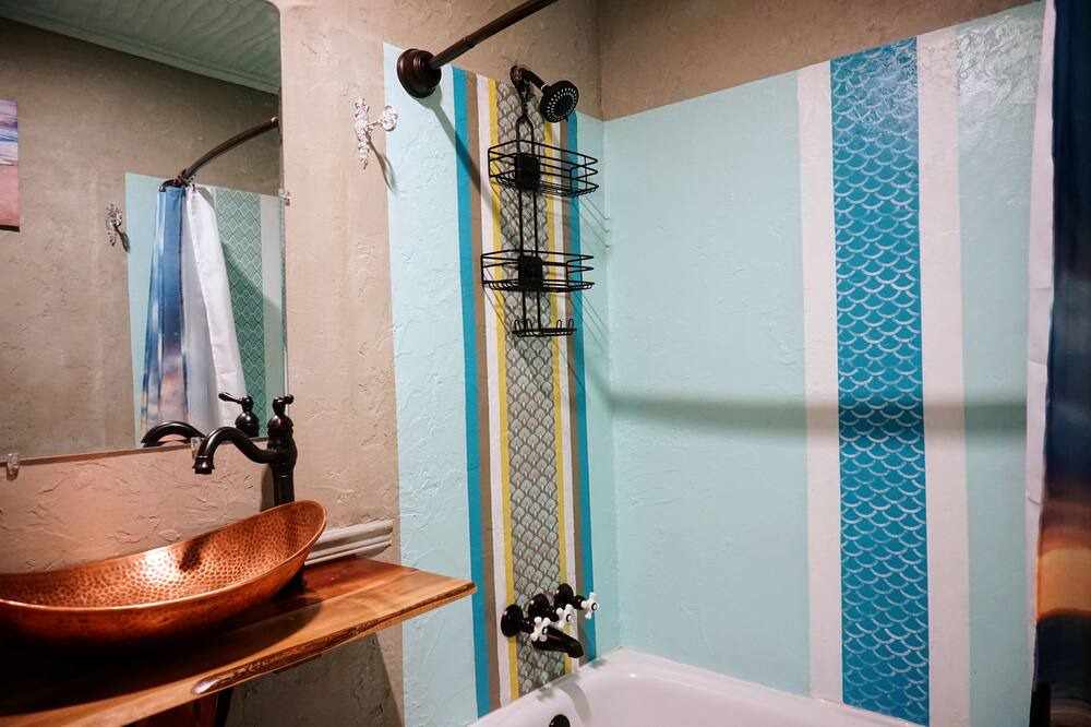 Photo of Bathroom in Yankeetown