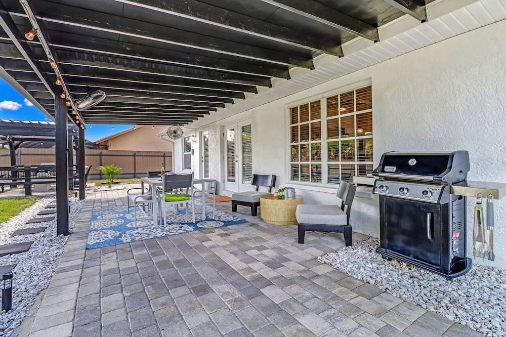 Photo of Patio Balcony in Willoughby Acres