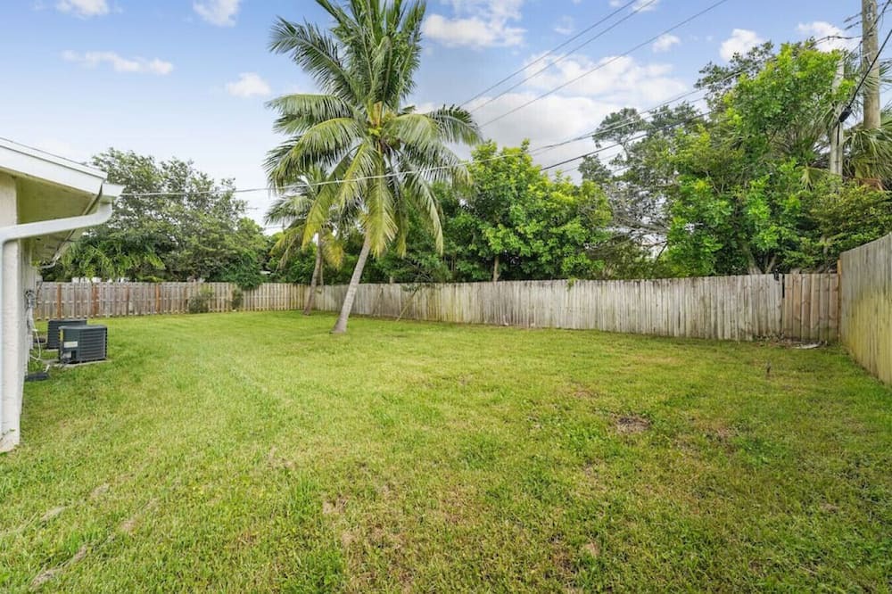 Photo of Others in Tropic Palms