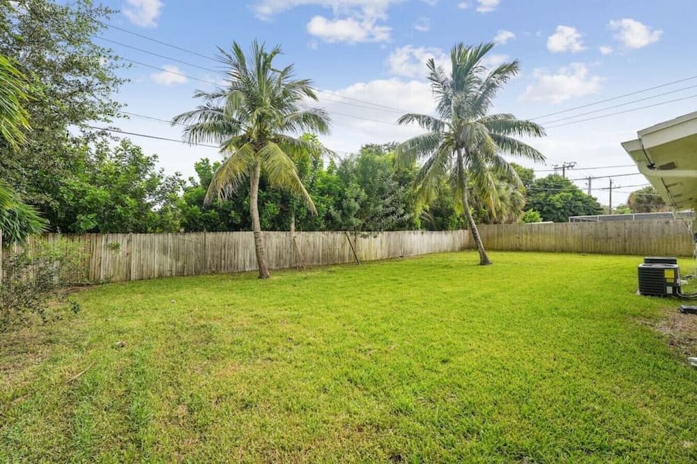 Photo of Others in Tropic Palms