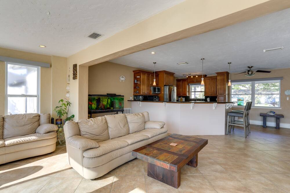 Photo of Livingroom in Riviera Bay