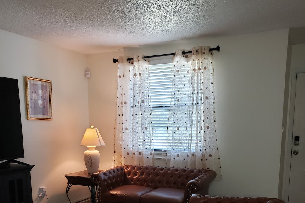 Photo of Livingroom in Palatka