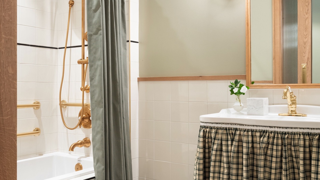 Photo of Bathroom in Hyde Park