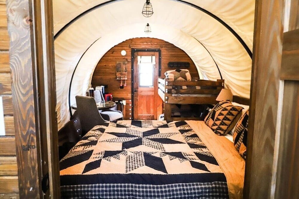 Photo of Bedroom in Putnam Hall