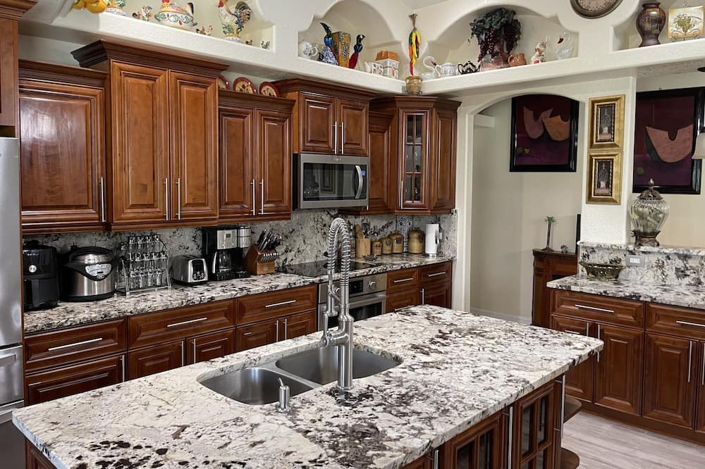 Photo of Kitchen in Eisenhower