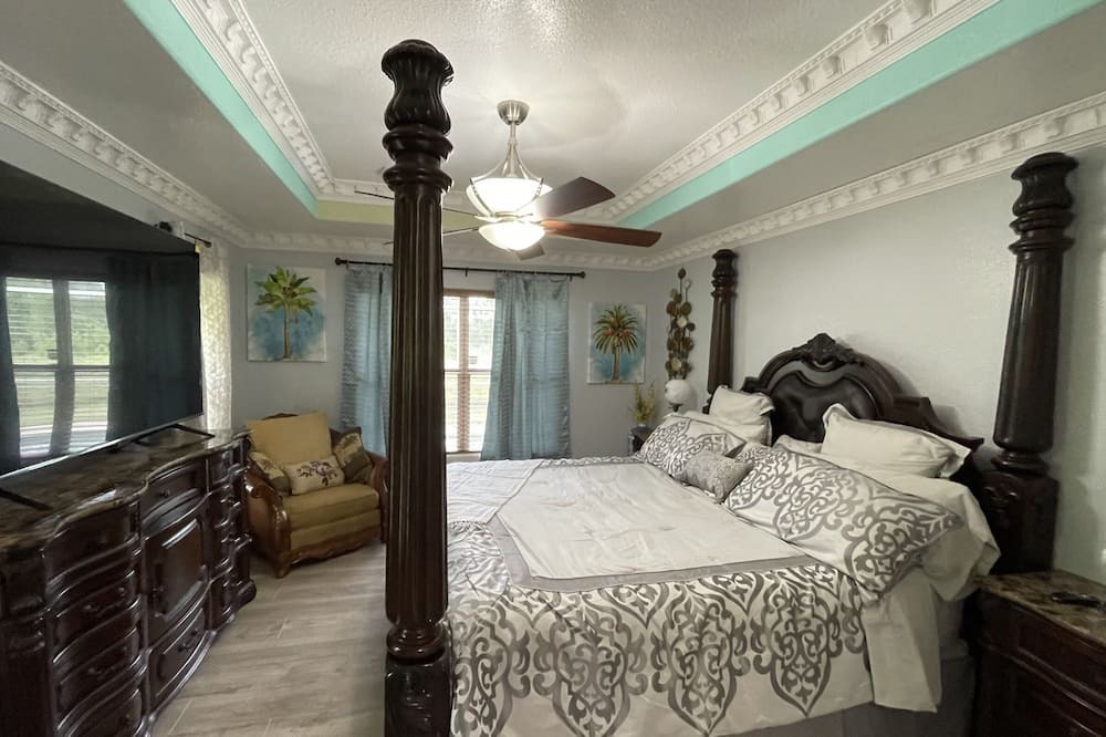 Photo of Bedroom in Eisenhower