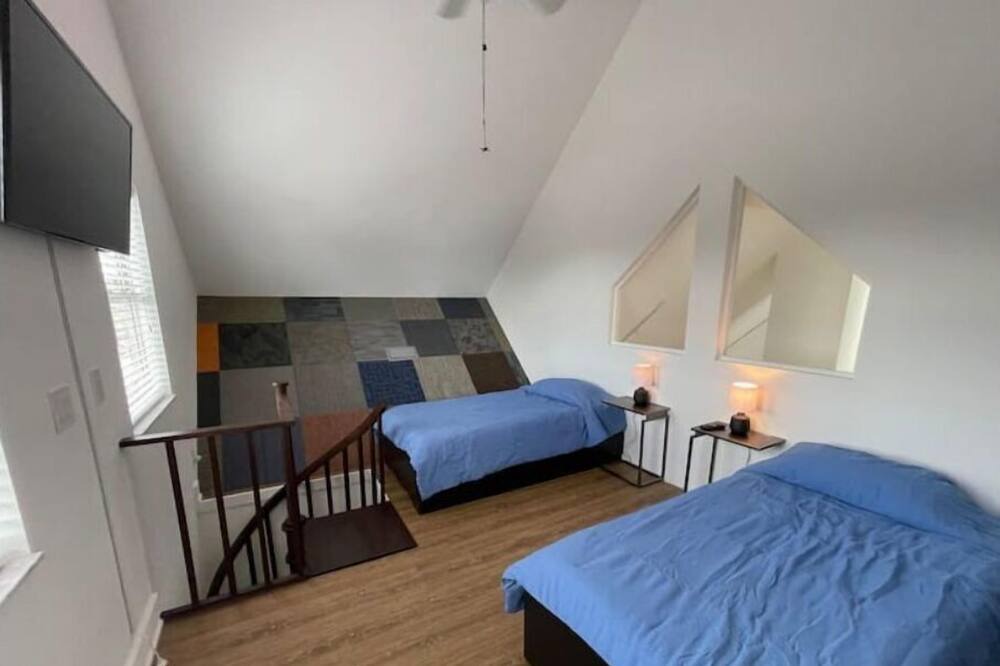 Photo of Bedroom in Golden Gate