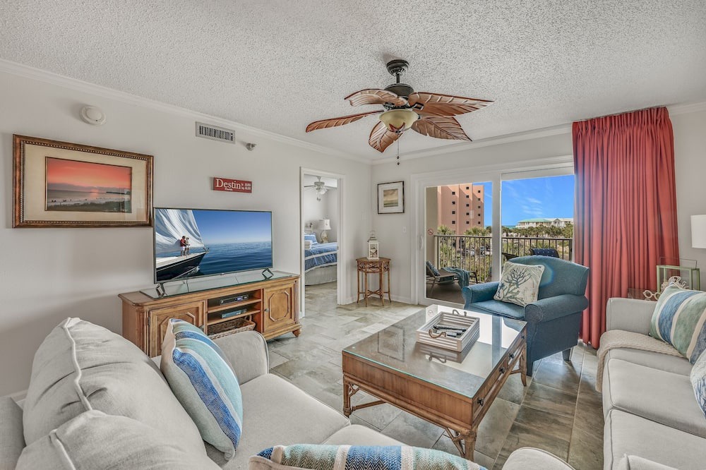 Photo of Livingroom in North West Florida