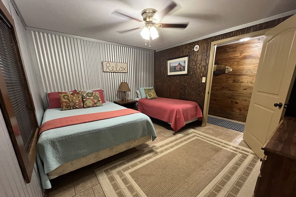 Photo of Bedroom in Perry