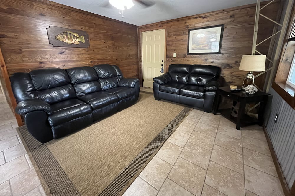 Photo of Livingroom in Perry