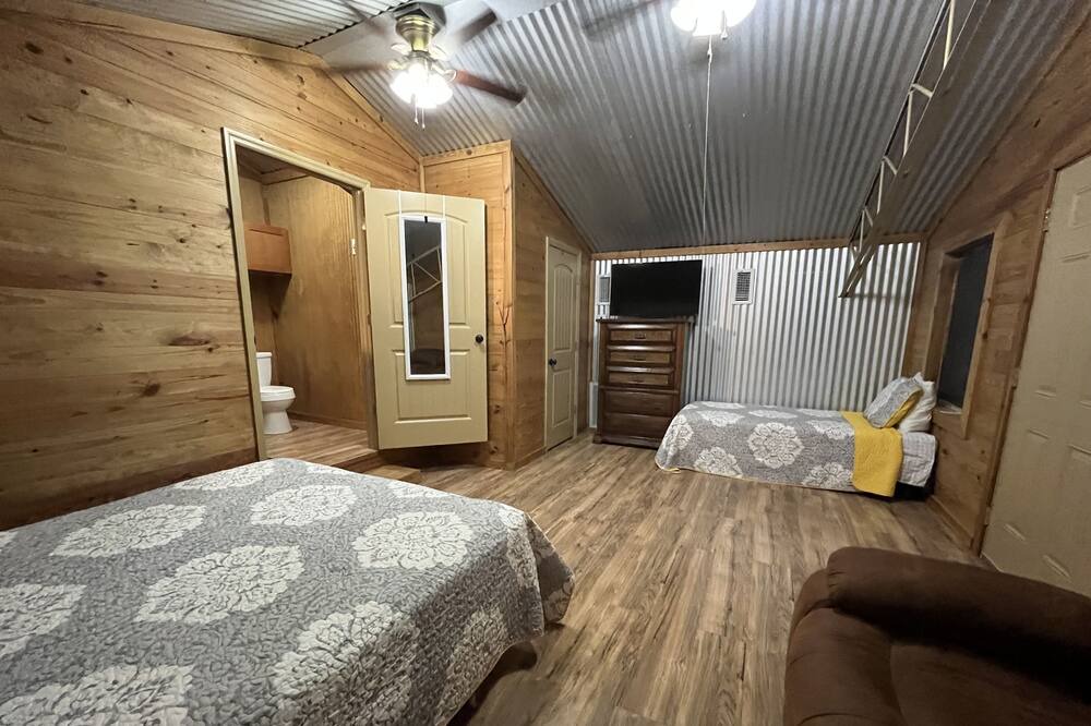 Photo of Bedroom in Perry
