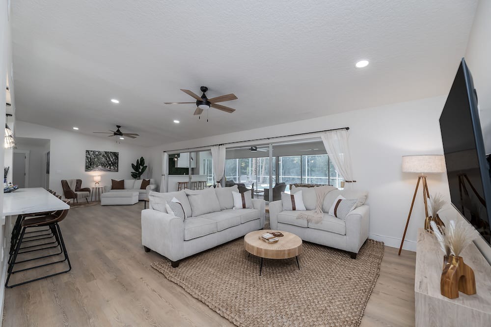 Photo of Livingroom in Fruit Cove