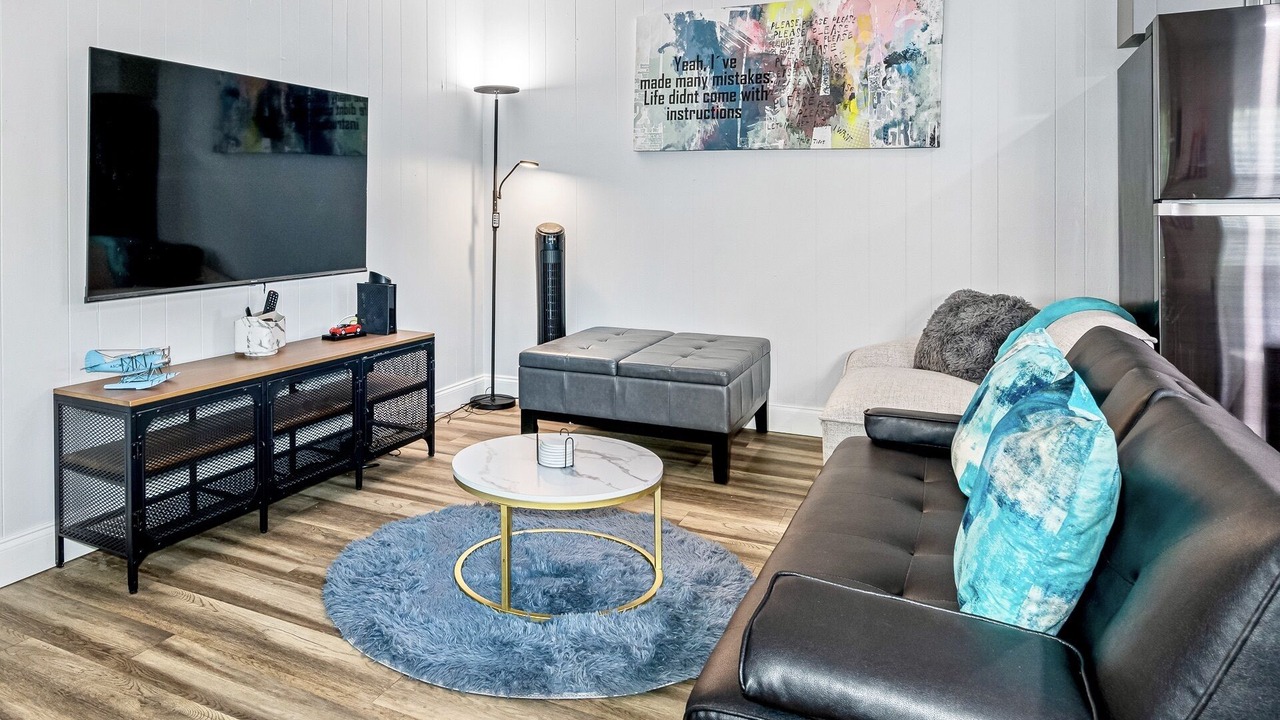 Photo of Livingroom in Oakford Park