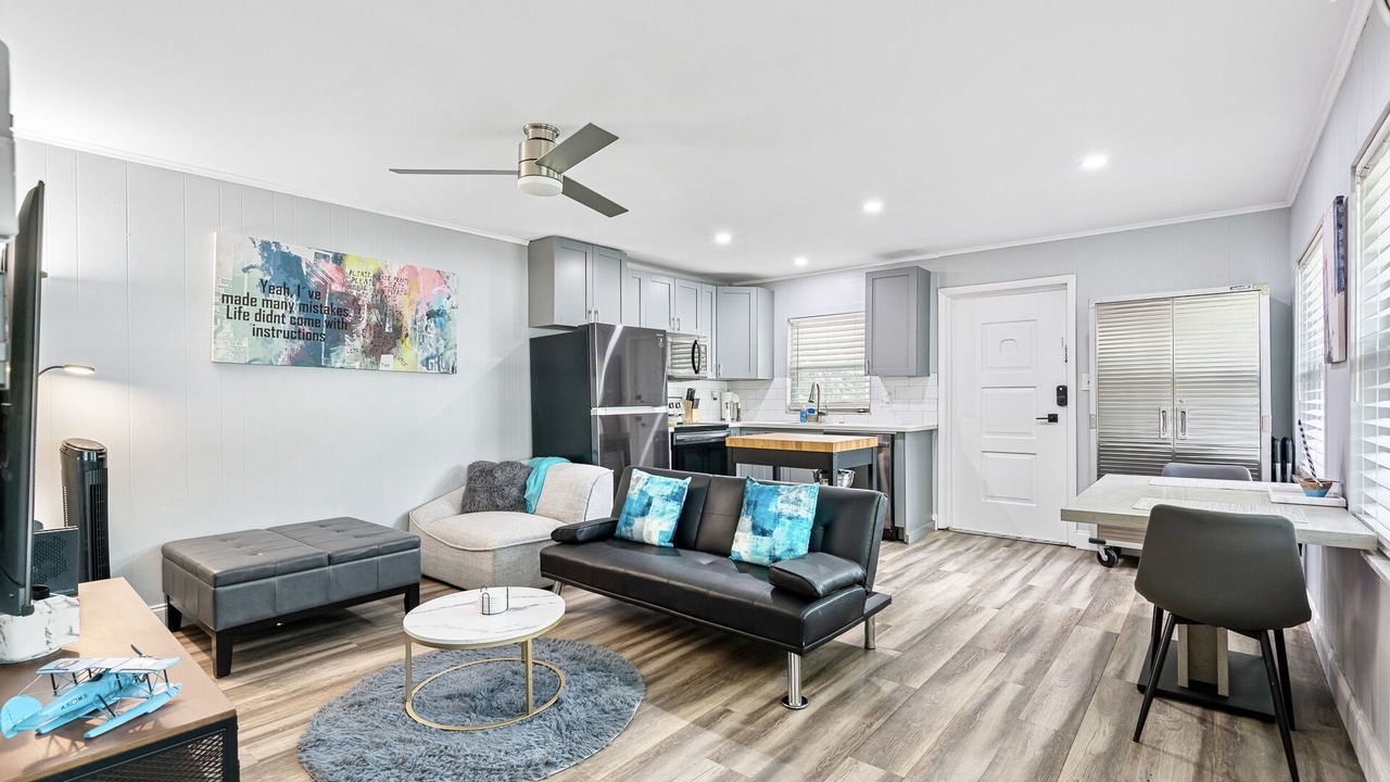 Photo of Livingroom in Oakford Park