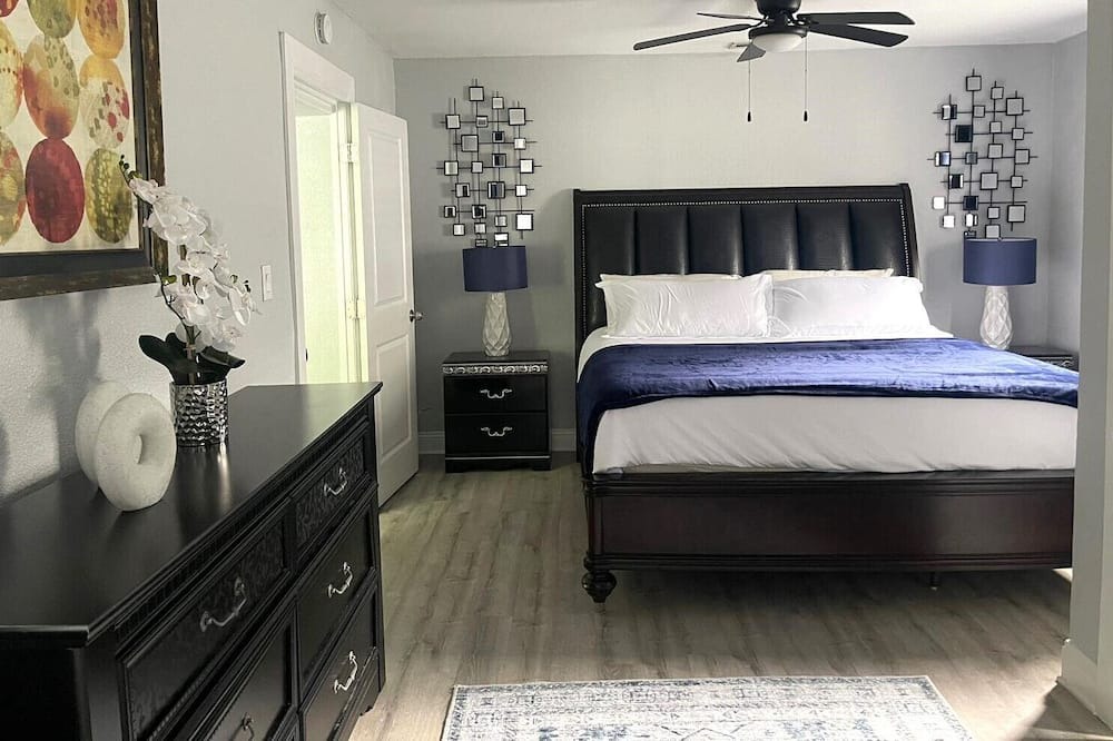 Photo of Bedroom in Carver City - Lincoln Gardens